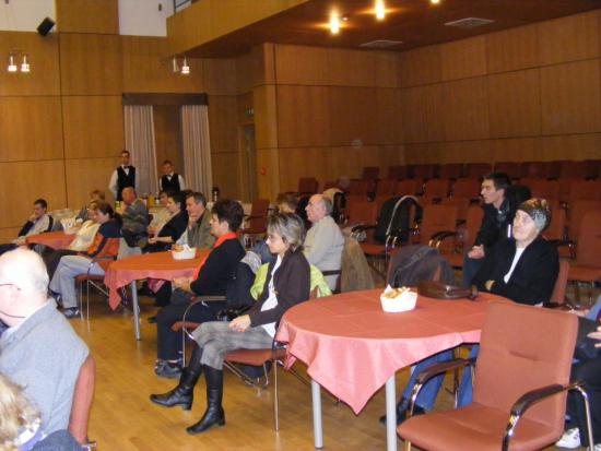 A közönség meghívottjai között a Családsegítő Központ munkatársai